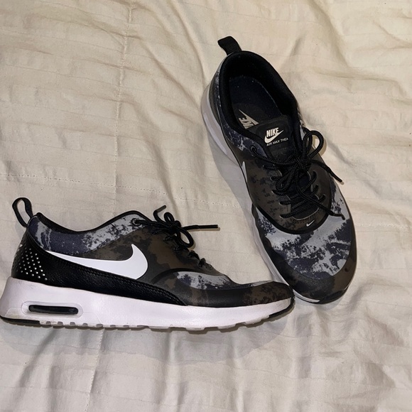 Nike Shoes - Nike Air Max Thea Size W8